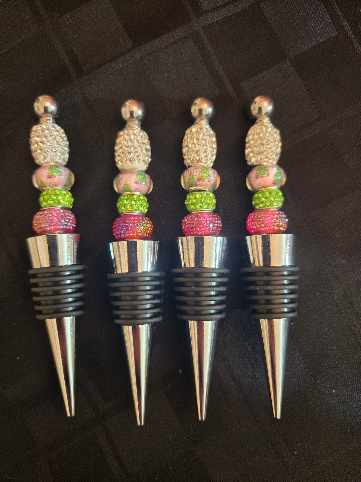 W10 Pink Christmas Beaded Wine Bottle Stopper