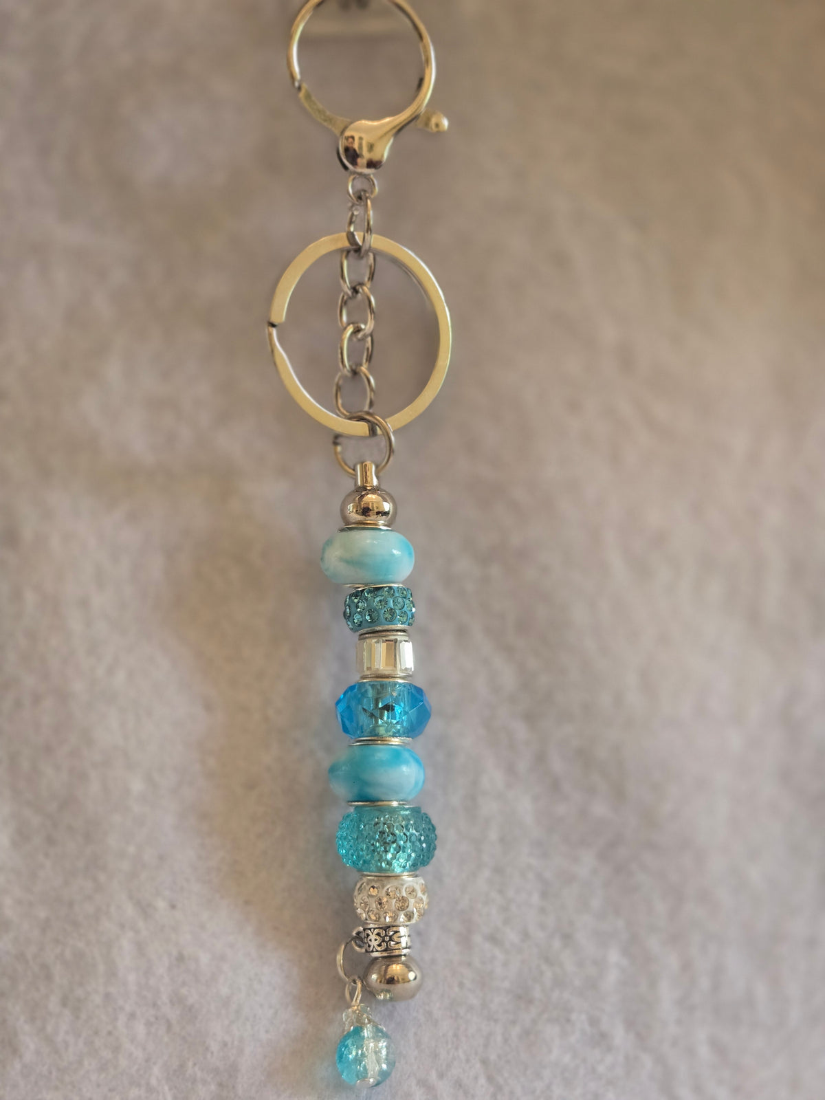 S2-1 Turquoise and White Beaded Keychain