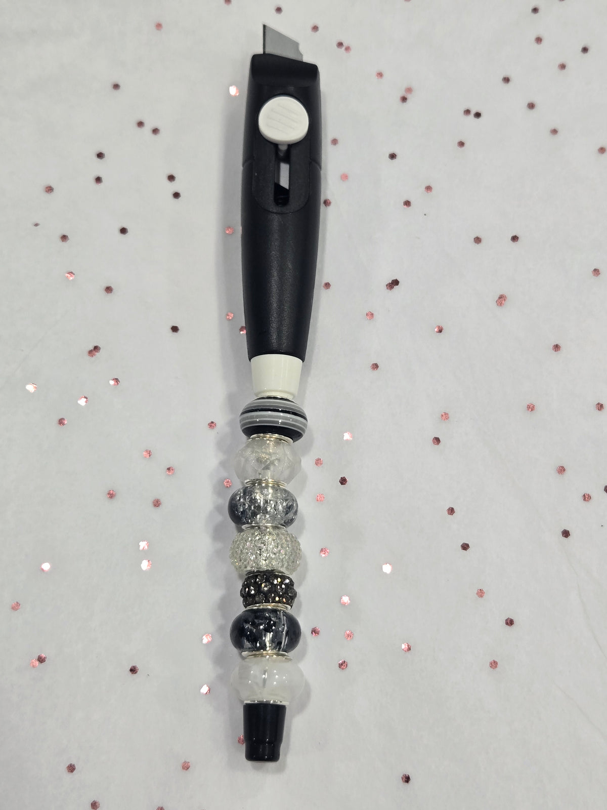 BC10 Black and White Beaded Box Cutter